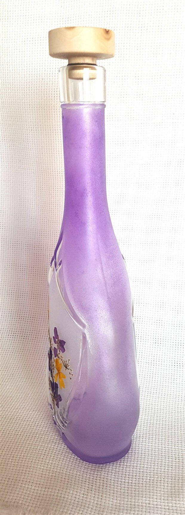 Sticla decorativa cu flori presate