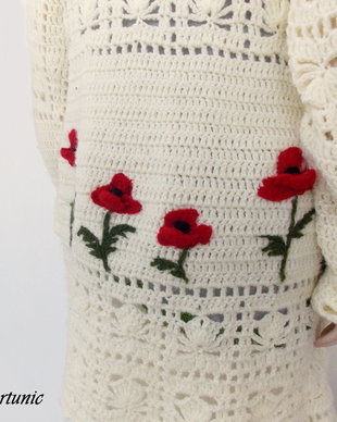 Vândut Cardigan crosetat cu maci rosii impasliti 3D