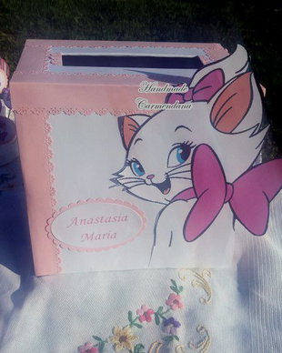 Cutie de dar pisicuta Marie
