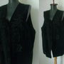 VESTA NEAGRA CATIFEA BRODATA
