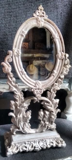 Oglinda cu picior-stil baroc