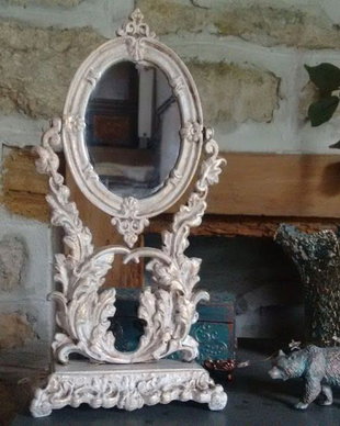 Oglinda cu picior-stil baroc