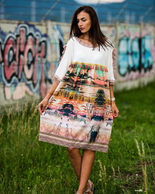 rochie cu girafe si dantela