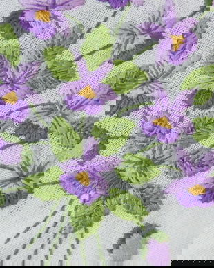 Fata de masa brodata