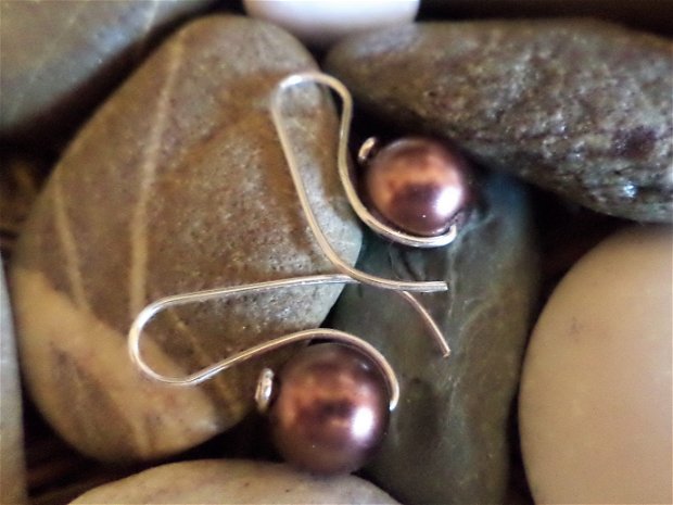 Cercei handmade din sarma gilt si perle din sticla  - bobite