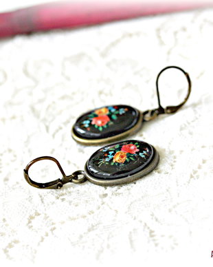 Cercei vintage negri cu flori multicolore