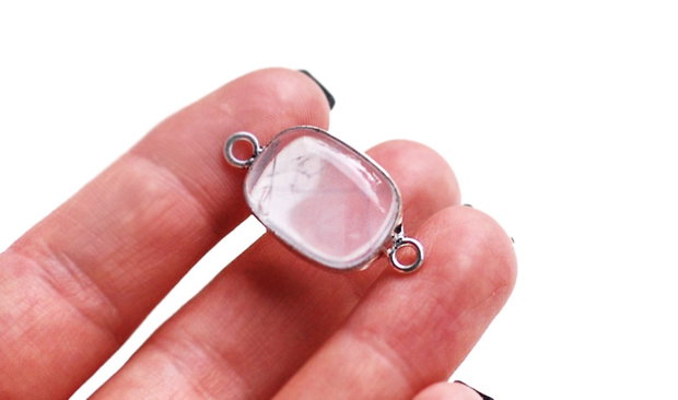 Conector  quartz roz pal in rama argintata