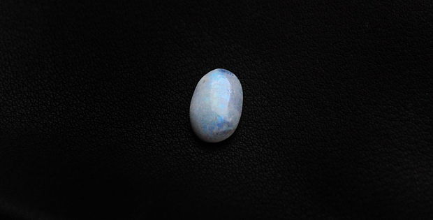 Moonstone  rainbow & albastru - aprox.  17 x 11 mm [ L99 ]