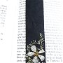 Semn de carte din piele naturala decorat cu floare de cires presata