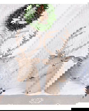 Set doi cerbi decorativi din rasini speciale