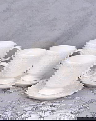 Set patru cesti de cafea din portelan alb