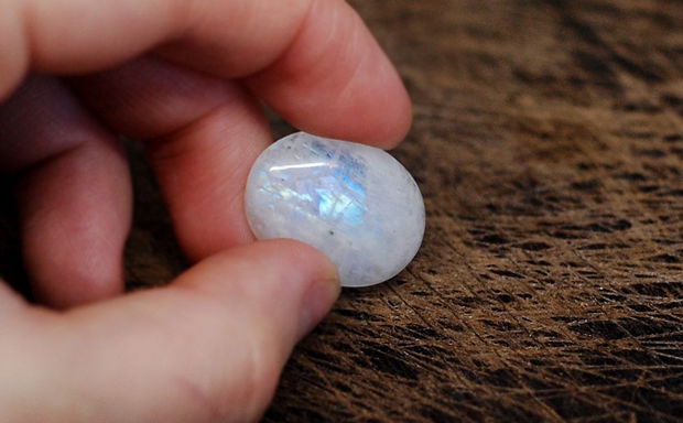 Moonstone  oval  [ M00 ]