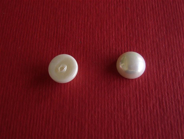 (2 bucati) Cabochon semigaurit din perla alba tip Mallorca aprox 9 mm