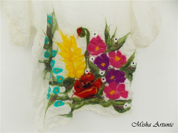 Bluza dn materiale naturale cu floricele impaslite