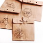 Set 10 buc plicuri natur cu burduf lateral, fir de rafie si stampile  diverse - Made with love - etc