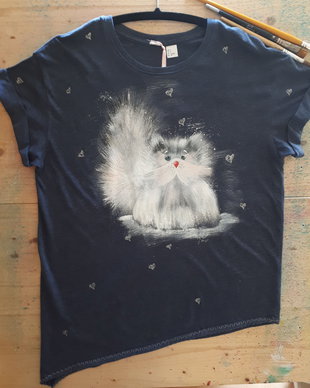 Tricou pictat manual