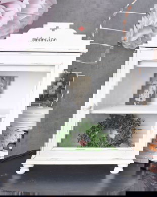 Dulap pentru medicamente din lemn masiv alb antichizat