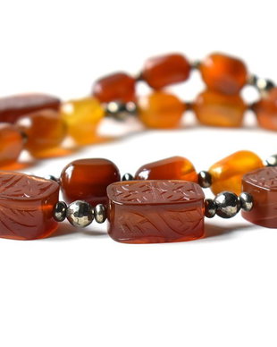 Colier agate sculptate, carneol si pirita
