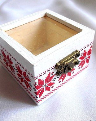 cutiuta cu motiv traditional 32862