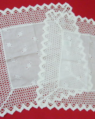 Set 2 mileuri fine cu dantela si broderie