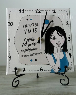 Ceas personalizat handmade pictat manual cu mesaj aniversare