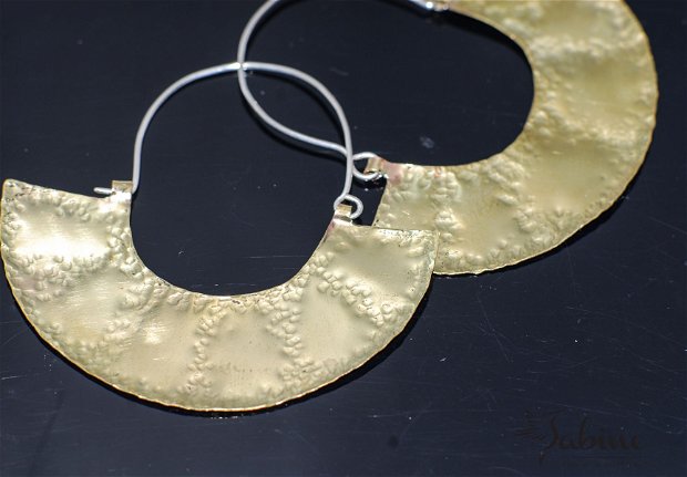 Cercei din alamă texturata, cu tortita de argint 925, cercei mari, cercei rotunzi, hoop earrings