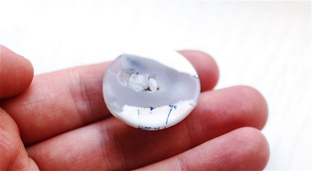 Cabochon  opal dendritic