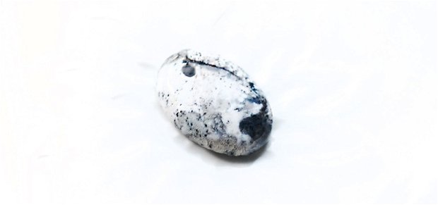 Pandantiv  opal dendritic cu orificiu larg - unisex