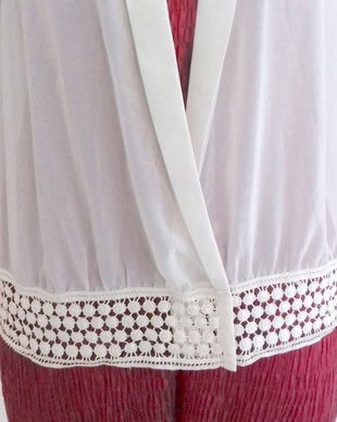 BLUZA CU DANTELA