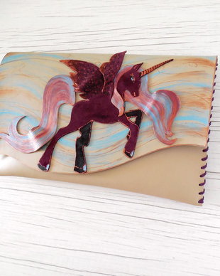 Poseta plic handmade unicat din piele naturala -Gentle Unicorn