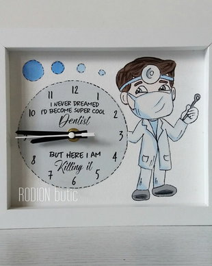 Ceas personalizat handmade pictat manual medic dentist