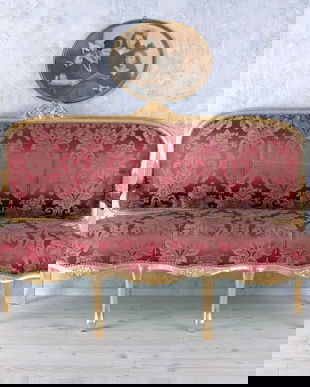 Sofa trei locuri din lemn masiv auriu cu tapiterie rosie