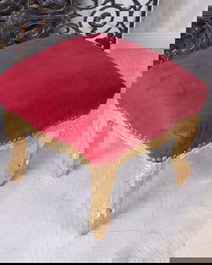 Scaunel din lemn masiv auriu cu tapiterie din catifea rosie