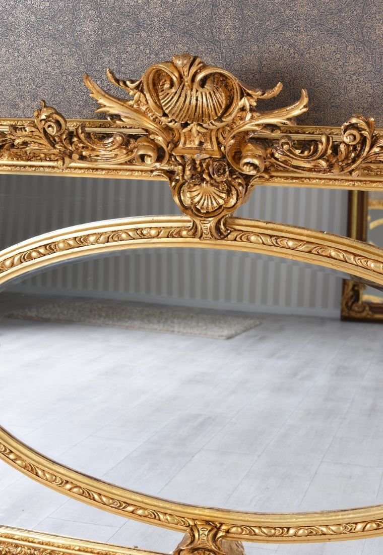 Oglinda baroc din lemn masiv auriu cu o rama deosebita