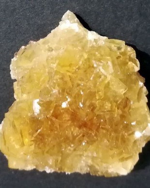 K0355 - Fluorit galben, brut, neslefuit, 42x36x13mm