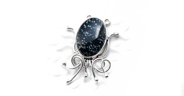 Pandant obsidian snowflake in rama de alama argintata