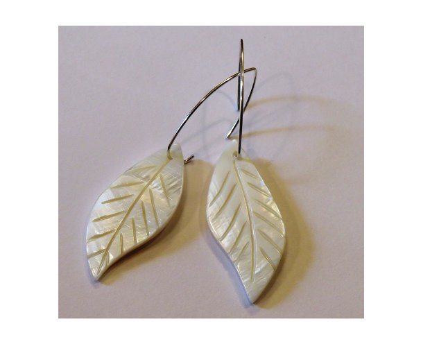 Cercei lungi din Argint 925 si Sidef alb frunze - CE550 - cercei albi din pietre semipretioase, cadou pentru prietena, cercei design modern