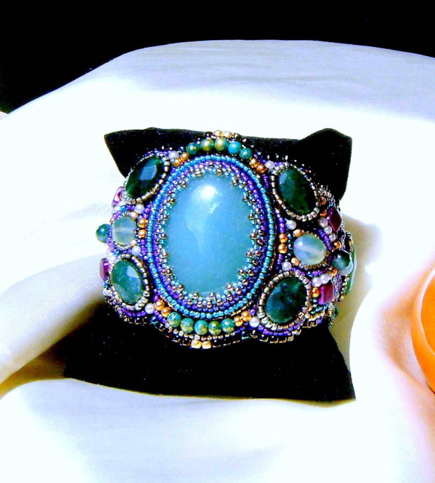 Retinuta E / Bratara vintage "Purple-green-gold"
