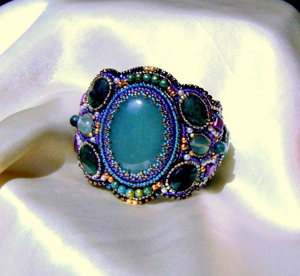 Retinuta E / Bratara vintage "Purple-green-gold"