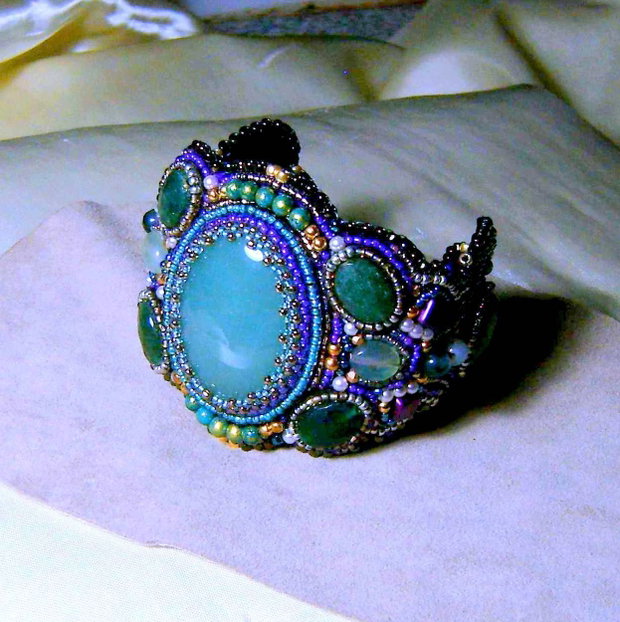 Retinuta E / Bratara vintage "Purple-green-gold"