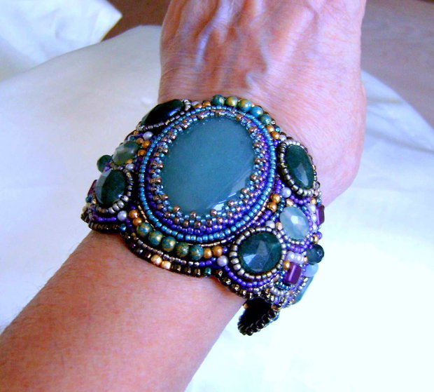 Retinuta E / Bratara vintage "Purple-green-gold"