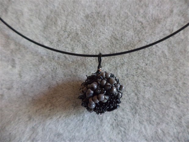 un set de bijuterii handmade din sarma de cupru vopsita negru si margele de nisip - black