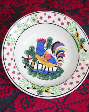 Farfurii vechi, decorative cu motive florale