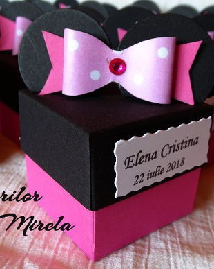 Cutii pentru marturii botez fetite-Minnie Mouse-pe roz