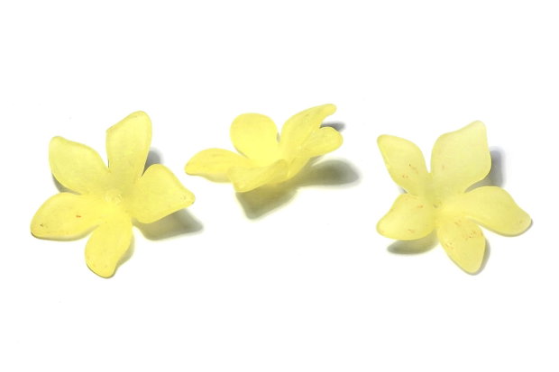Margele din acril, frosted, floare, 27x7 mm, galbene