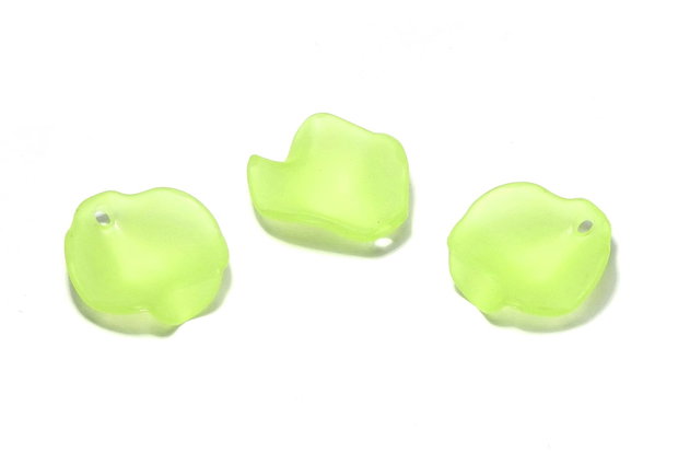 Pandantiv din acril, frosted, frunza, 15x15x4 mm, vernil