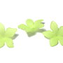Margele din acril, frosted, floare, 29x27 mm, vernil