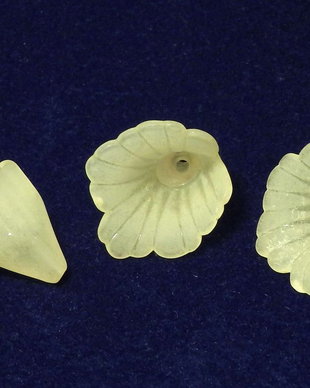 Margele din acril, frosted, floare, 20x20 mm, galbene