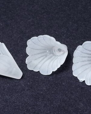 Margele din acril, frosted, floare, 20x20 mm, albe