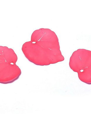 Pandantiv din acril, frosted, frunza, 16x15 mm, siclam